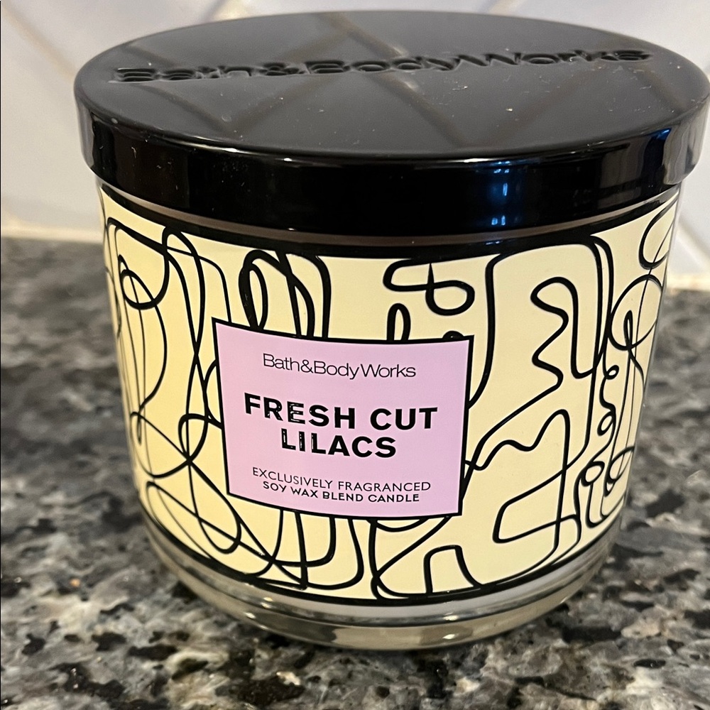 Bath & Body Works Fresh Cut Lilacs 3 Wick Candle New in box